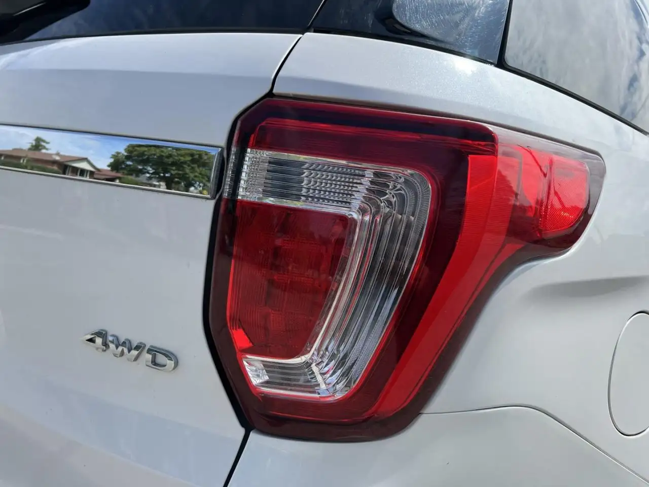 Ford Explorer photo Ford Explorer