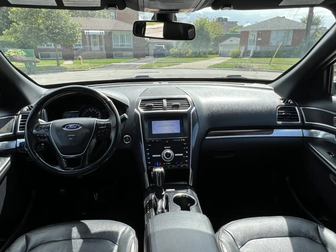 Ford Explorer photo Ford Explorer