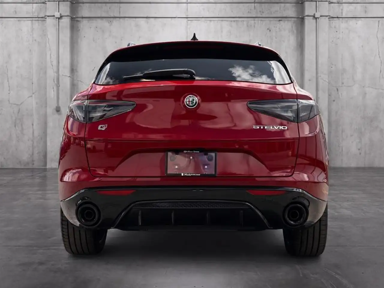 Alfa Romeo Stelvio снимка Alfa Romeo Stelvio