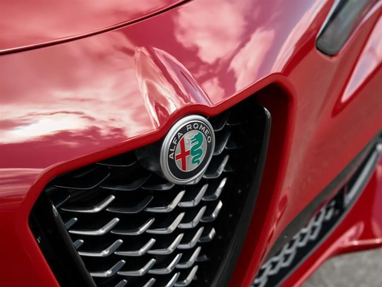Alfa Romeo Stelvio снимка Alfa Romeo Stelvio