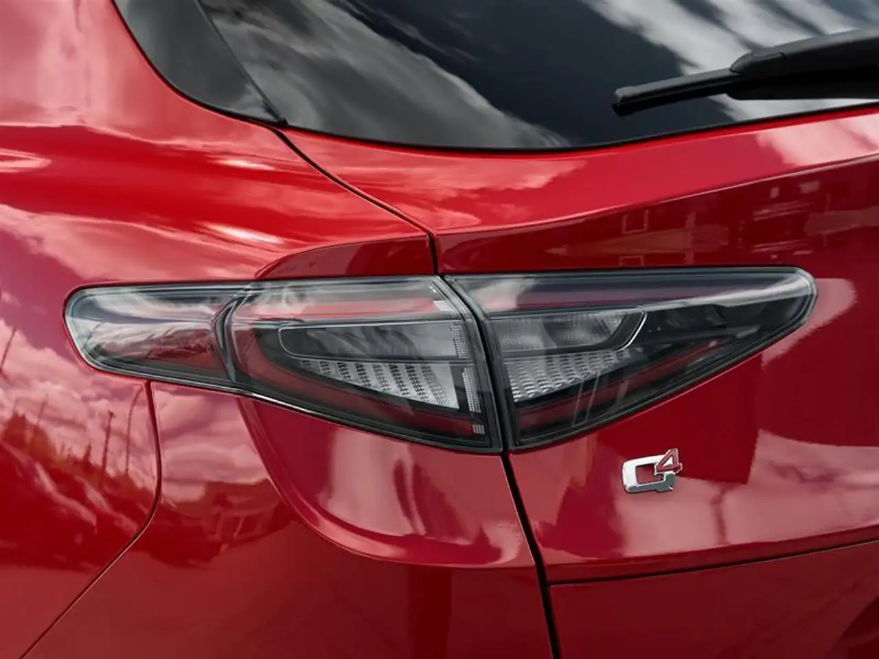 Alfa Romeo Stelvio снимка Alfa Romeo Stelvio