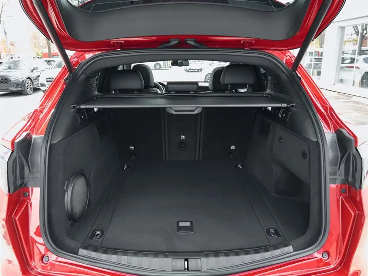 Alfa Romeo Stelvio снимка Alfa Romeo Stelvio