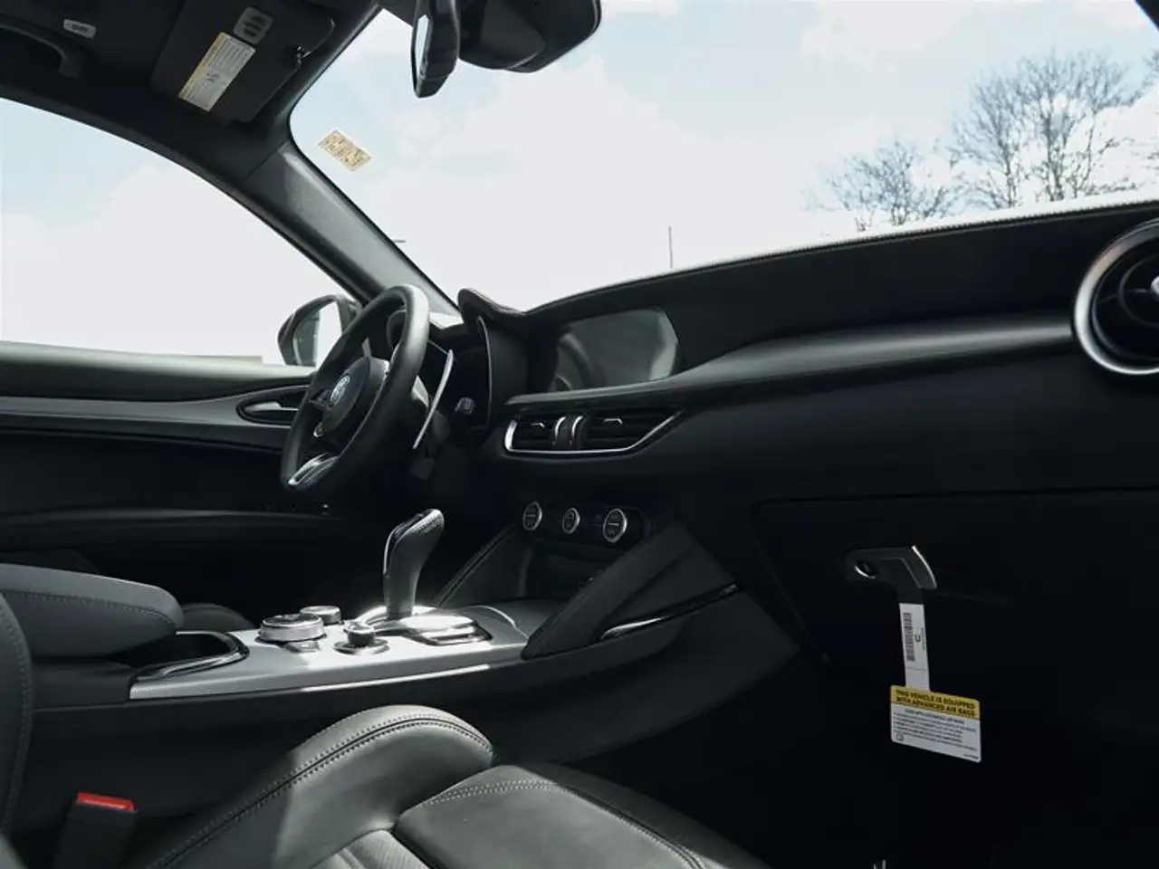 Alfa Romeo Stelvio снимка Alfa Romeo Stelvio