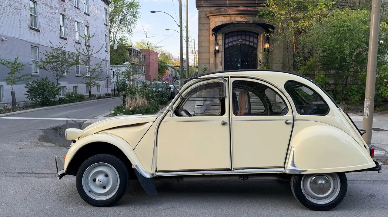 Citroen 2CV снимка Citroen 2CV