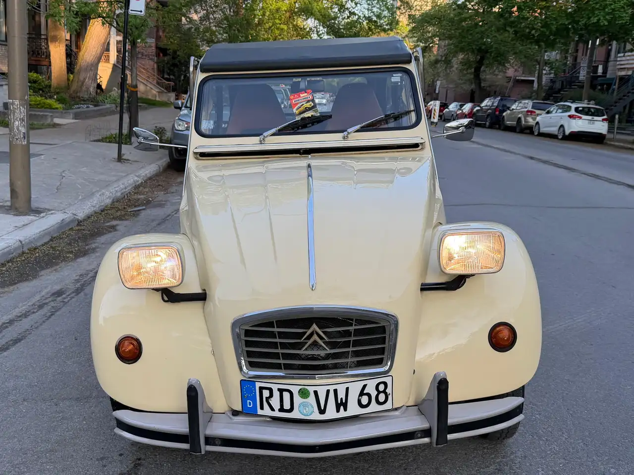 Citroen 2CV снимка Citroen 2CV