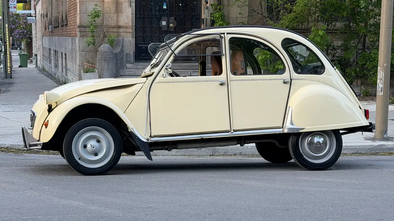 Citroen 2CV снимка Citroen 2CV