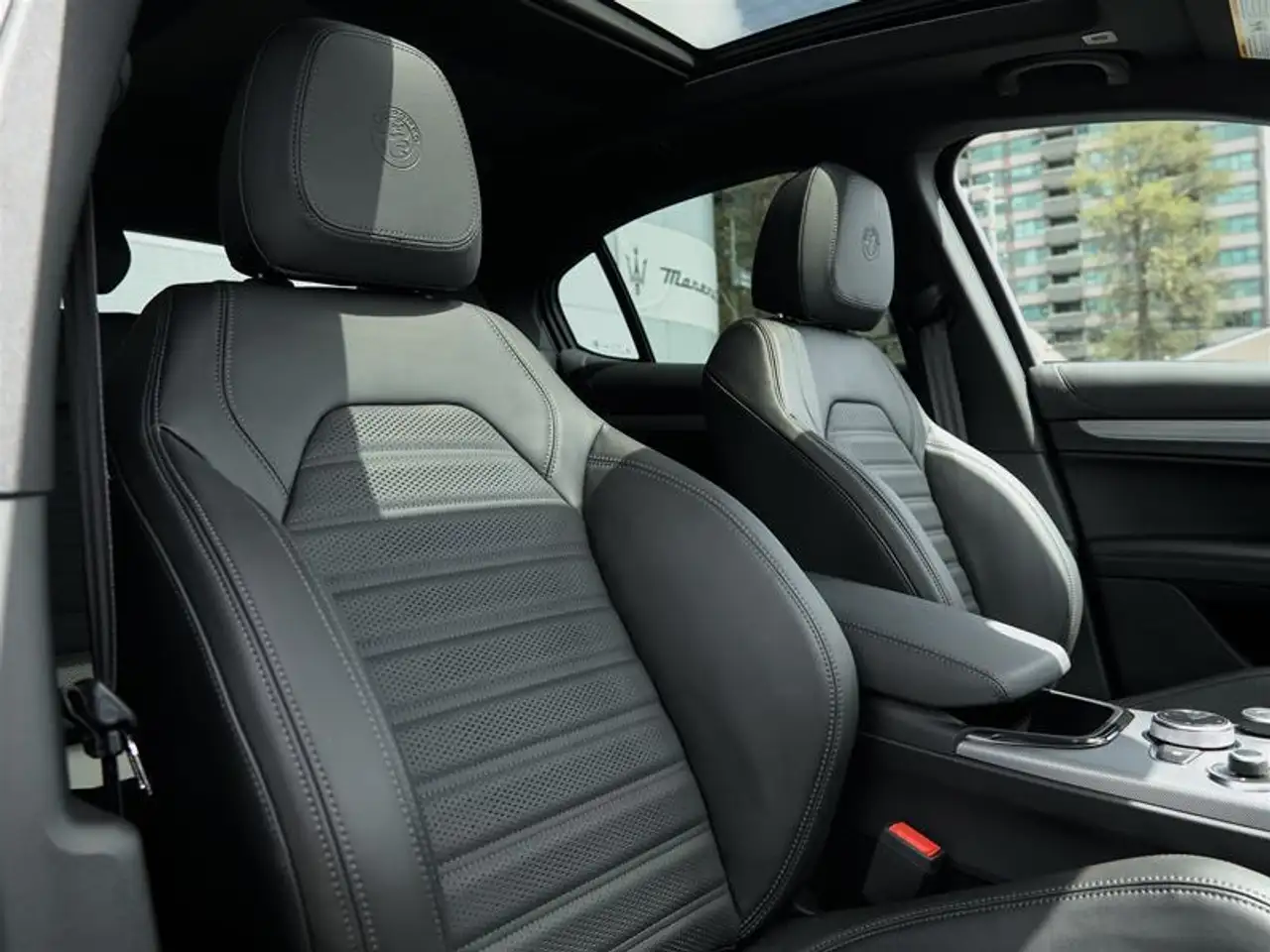 Alfa Romeo Stelvio снимка Alfa Romeo Stelvio