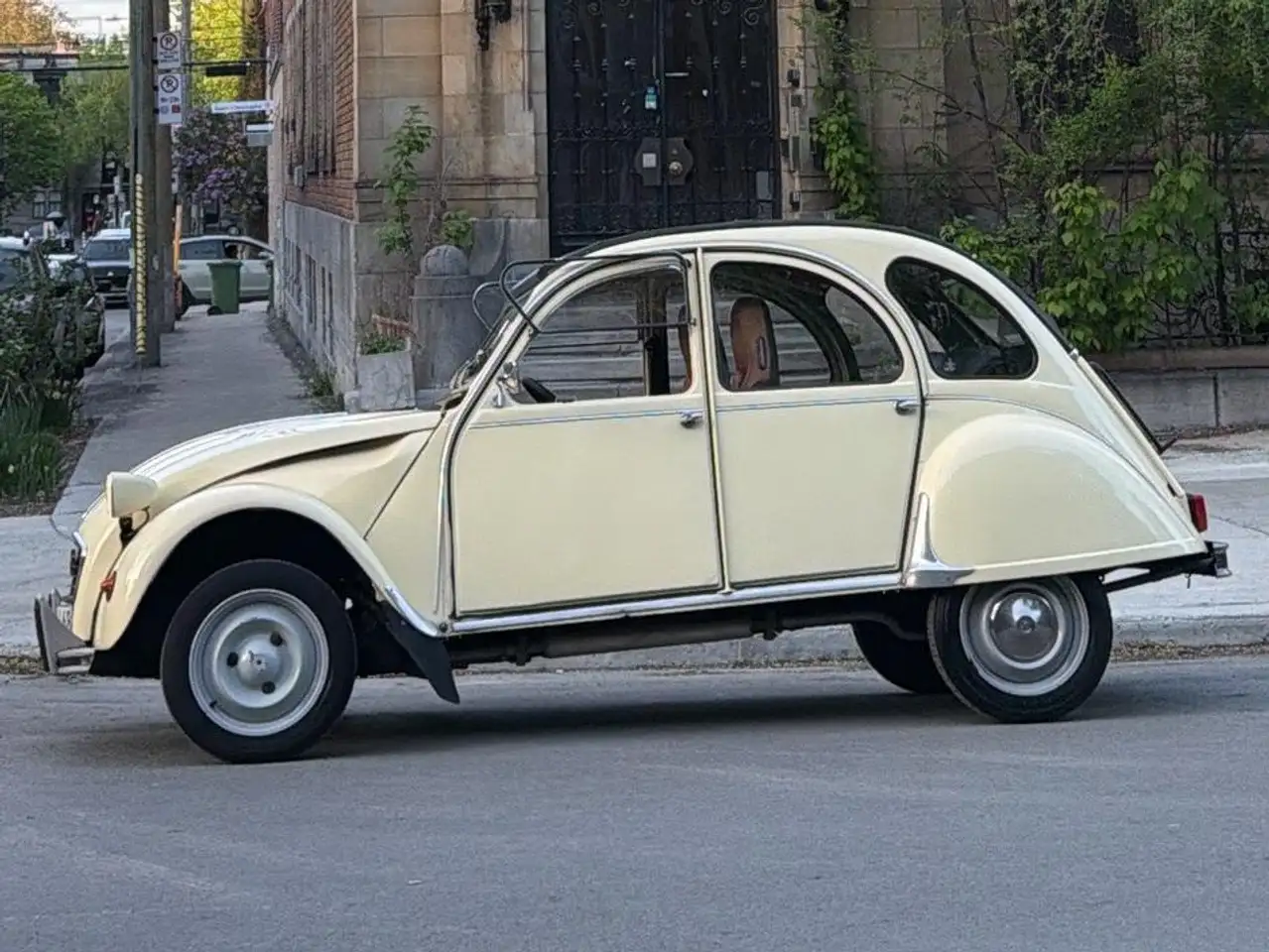 Citroen 2CV снимка Citroen 2CV