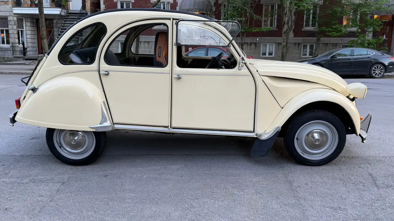 Citroen 2CV снимка Citroen 2CV