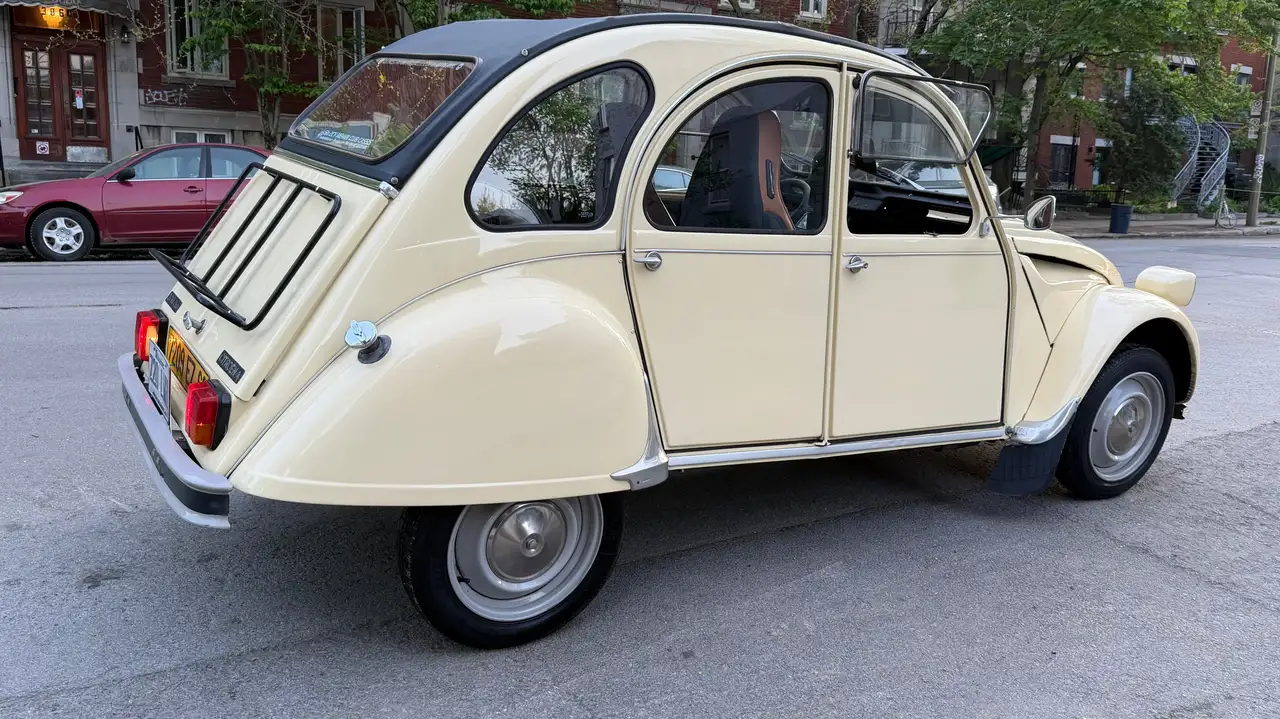 Citroen 2CV снимка Citroen 2CV