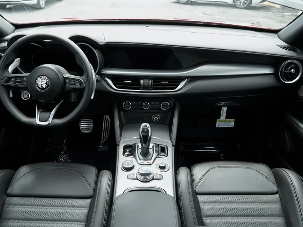 Alfa Romeo Stelvio снимка Alfa Romeo Stelvio