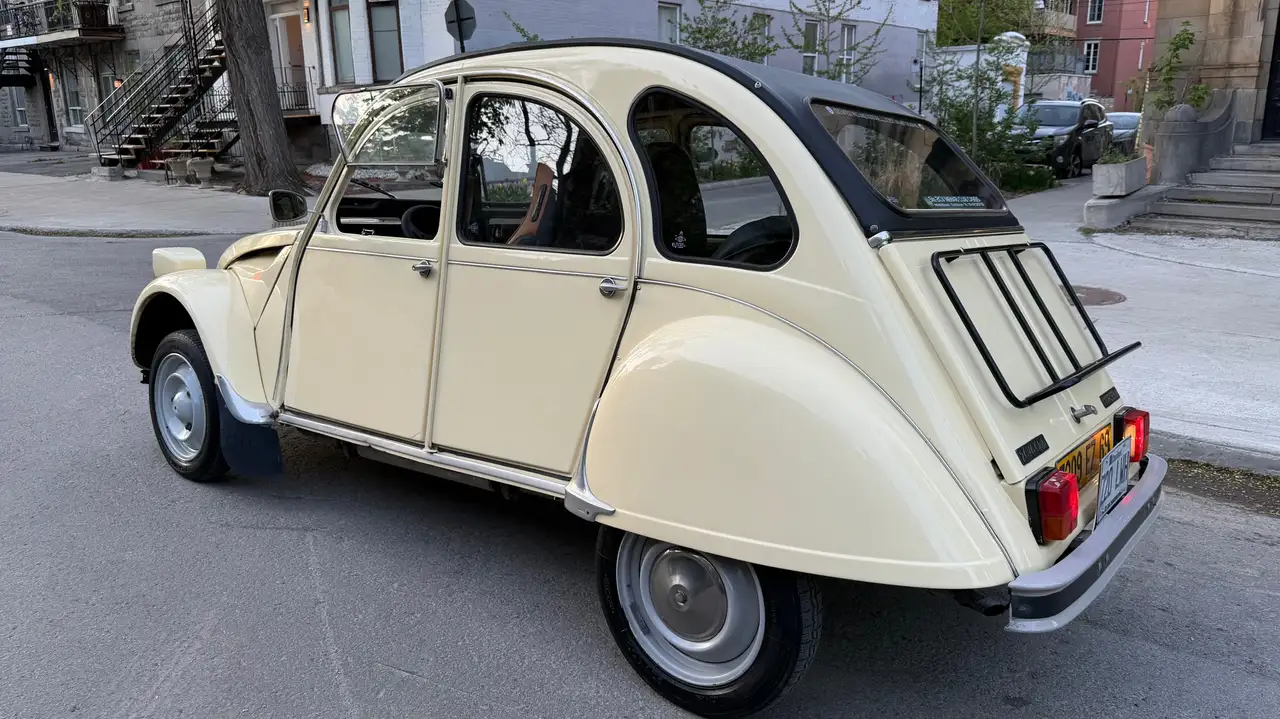 Citroen 2CV снимка Citroen 2CV