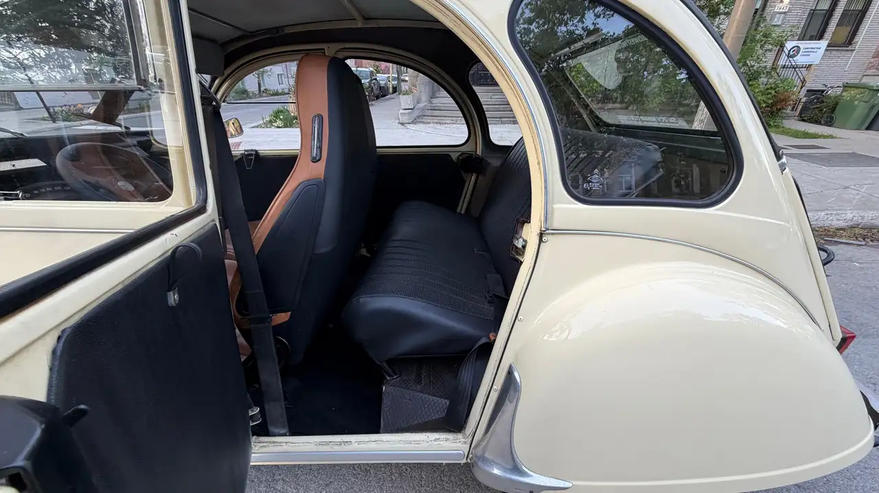 Citroen 2CV снимка Citroen 2CV