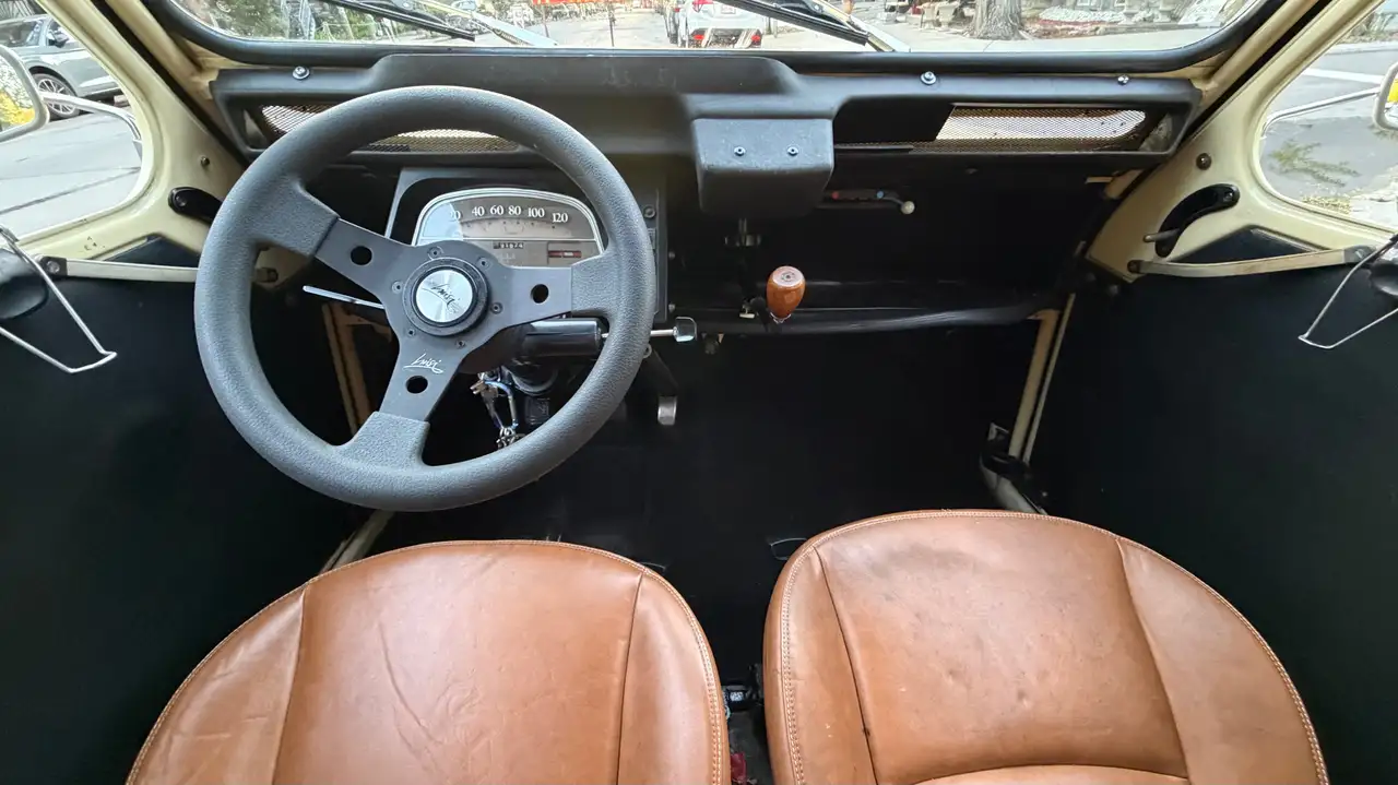 Citroen 2CV снимка Citroen 2CV