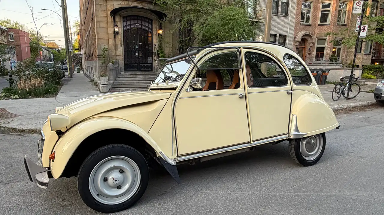Citroen 2CV снимка Citroen 2CV