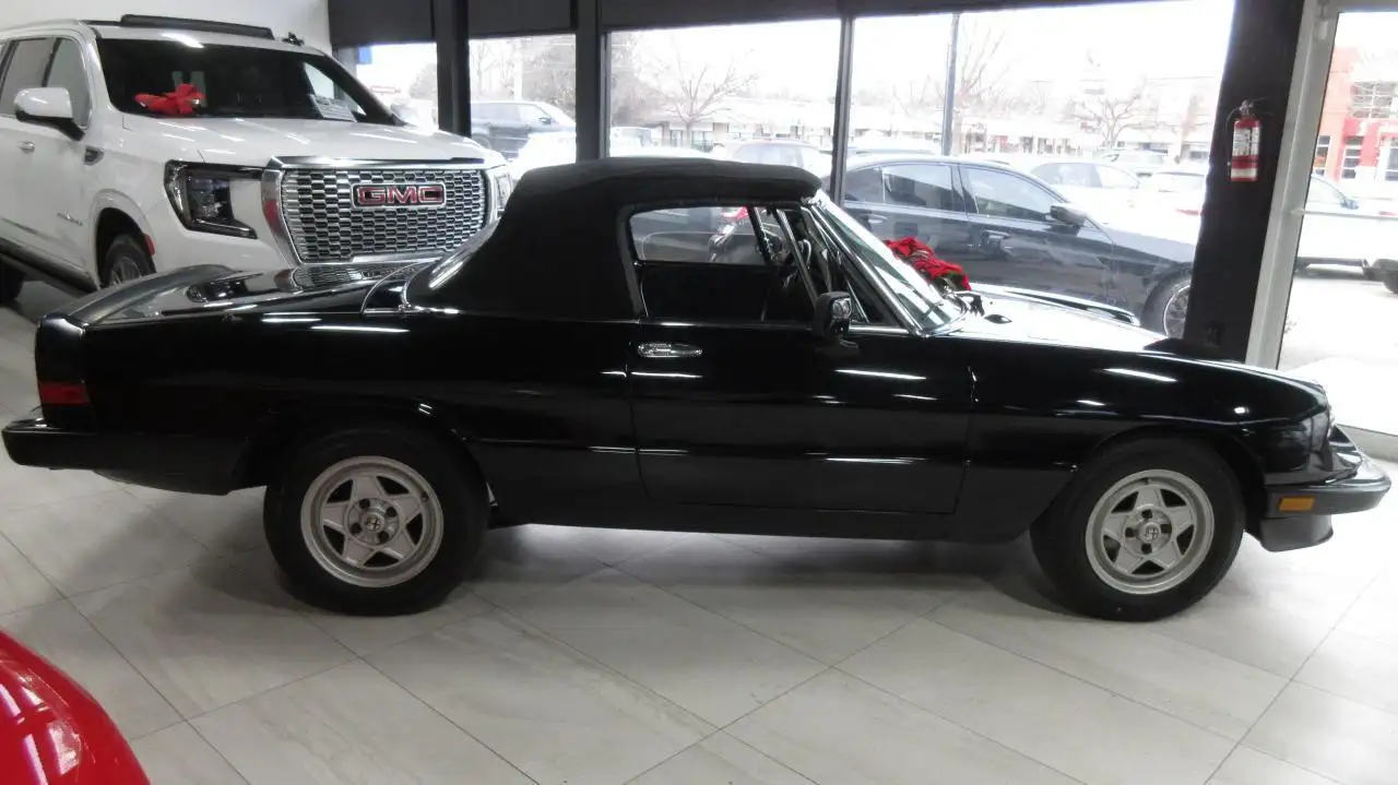 Alfa Romeo Spider снимка Alfa Romeo Spider
