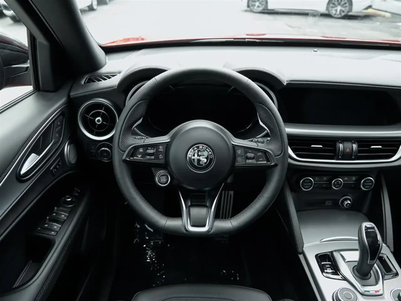 Alfa Romeo Stelvio снимка Alfa Romeo Stelvio