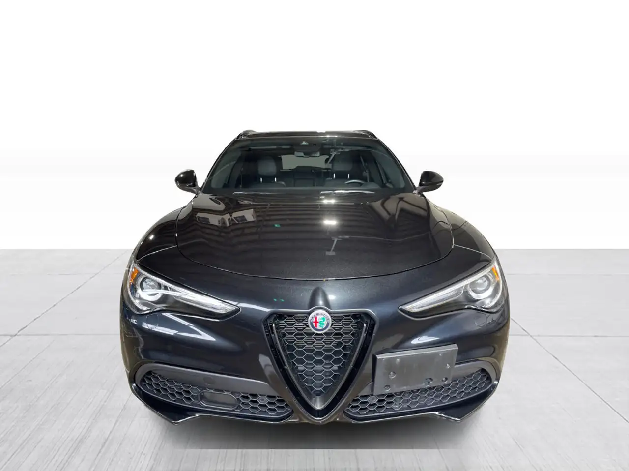 Alfa Romeo Stelvio снимка Alfa Romeo Stelvio