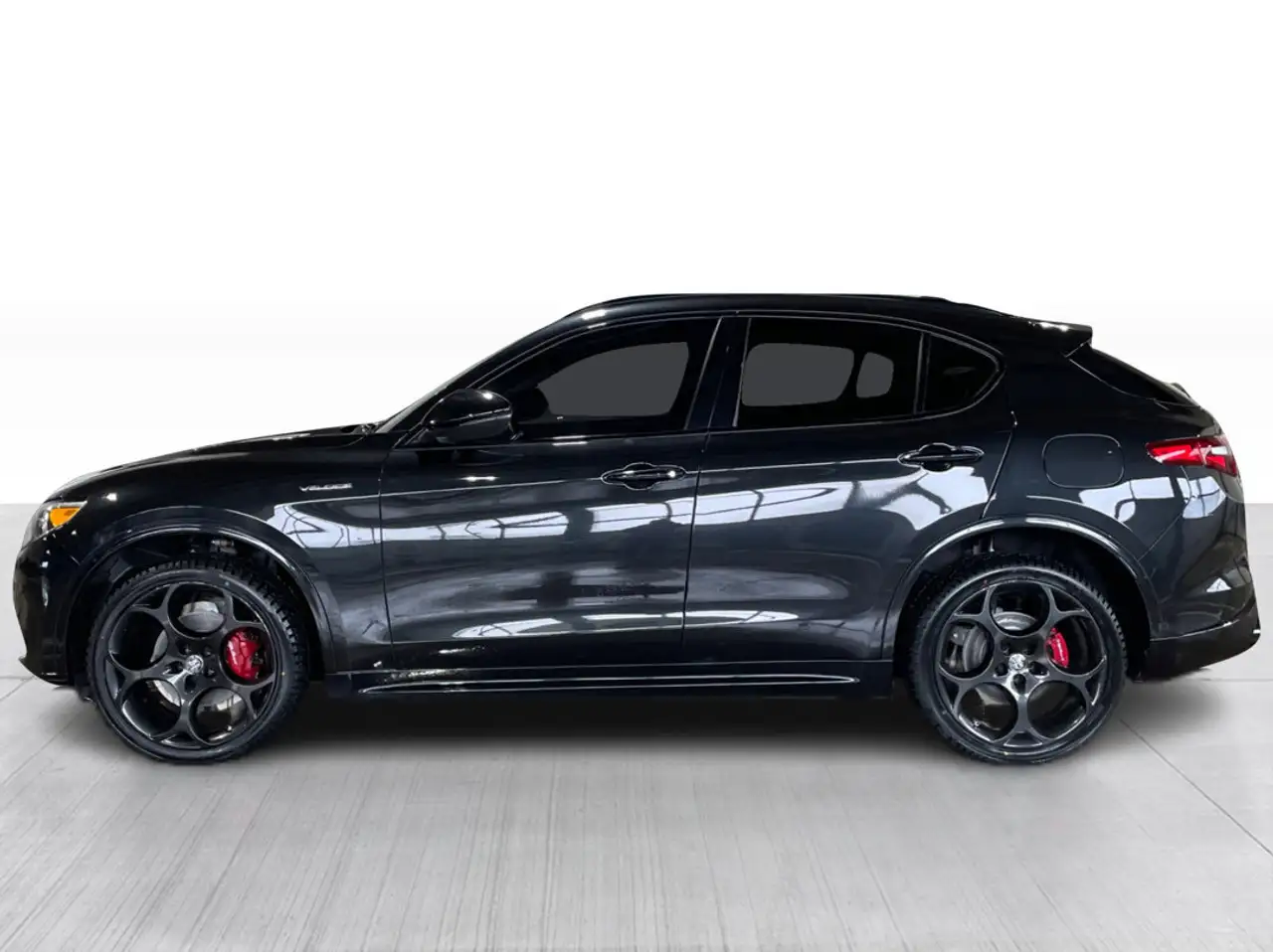 Alfa Romeo Stelvio снимка Alfa Romeo Stelvio