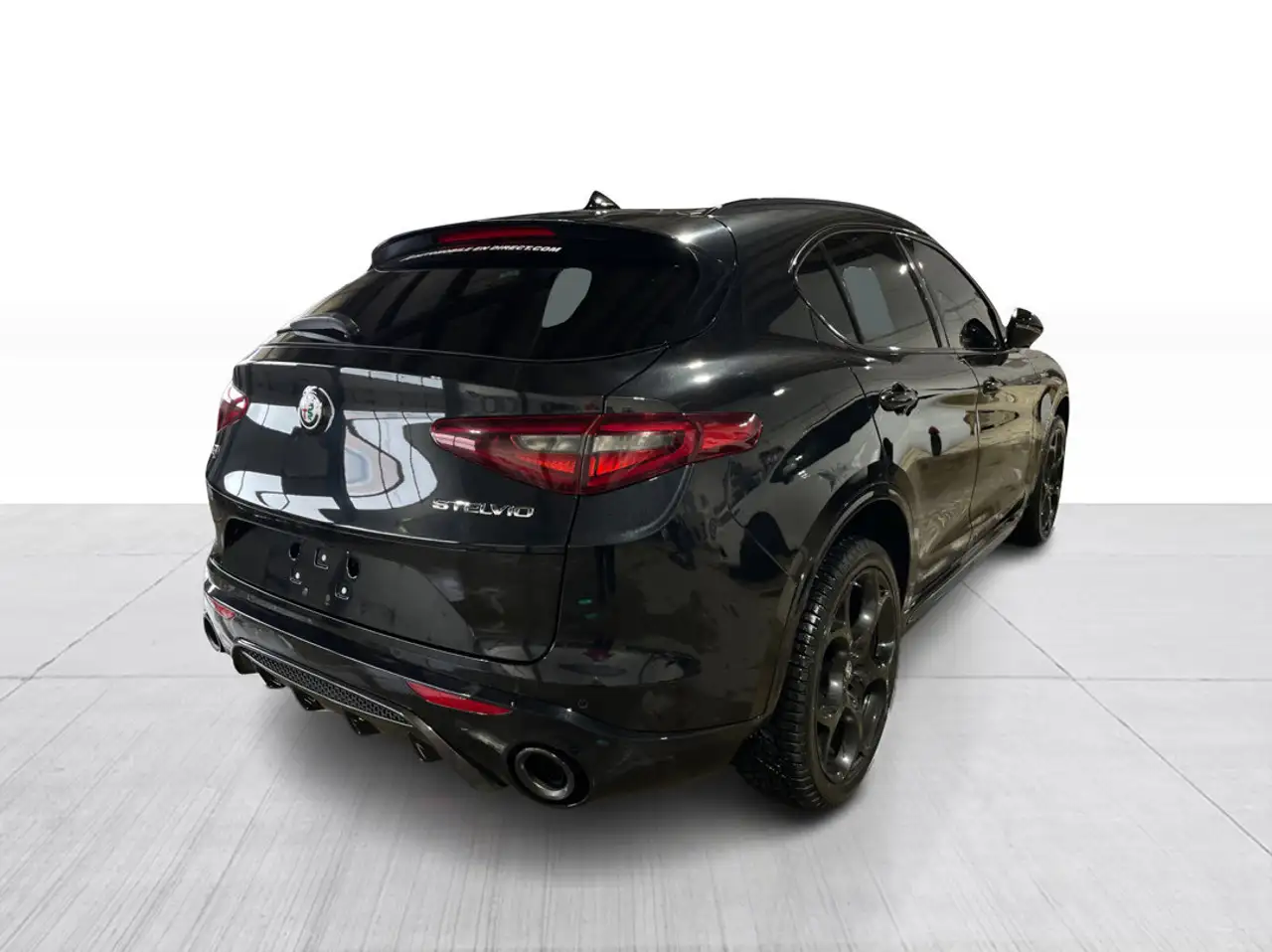 Alfa Romeo Stelvio снимка Alfa Romeo Stelvio