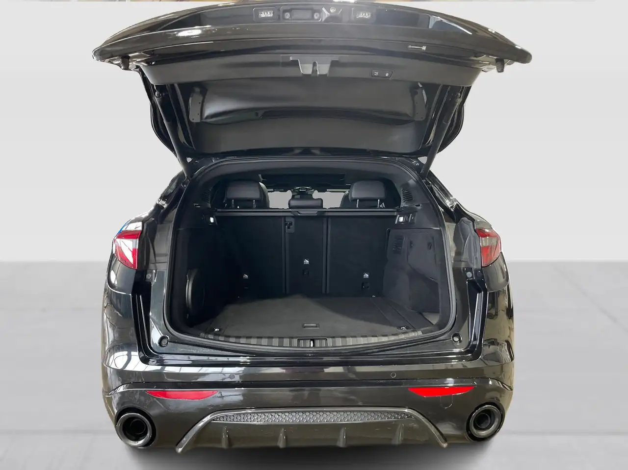 Alfa Romeo Stelvio снимка Alfa Romeo Stelvio