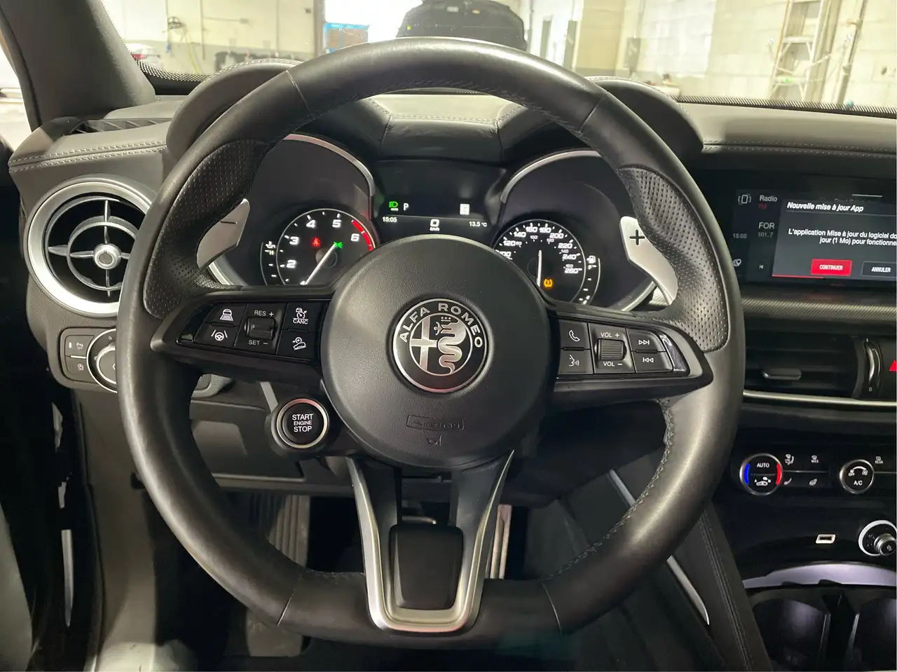 Alfa Romeo Stelvio снимка Alfa Romeo Stelvio