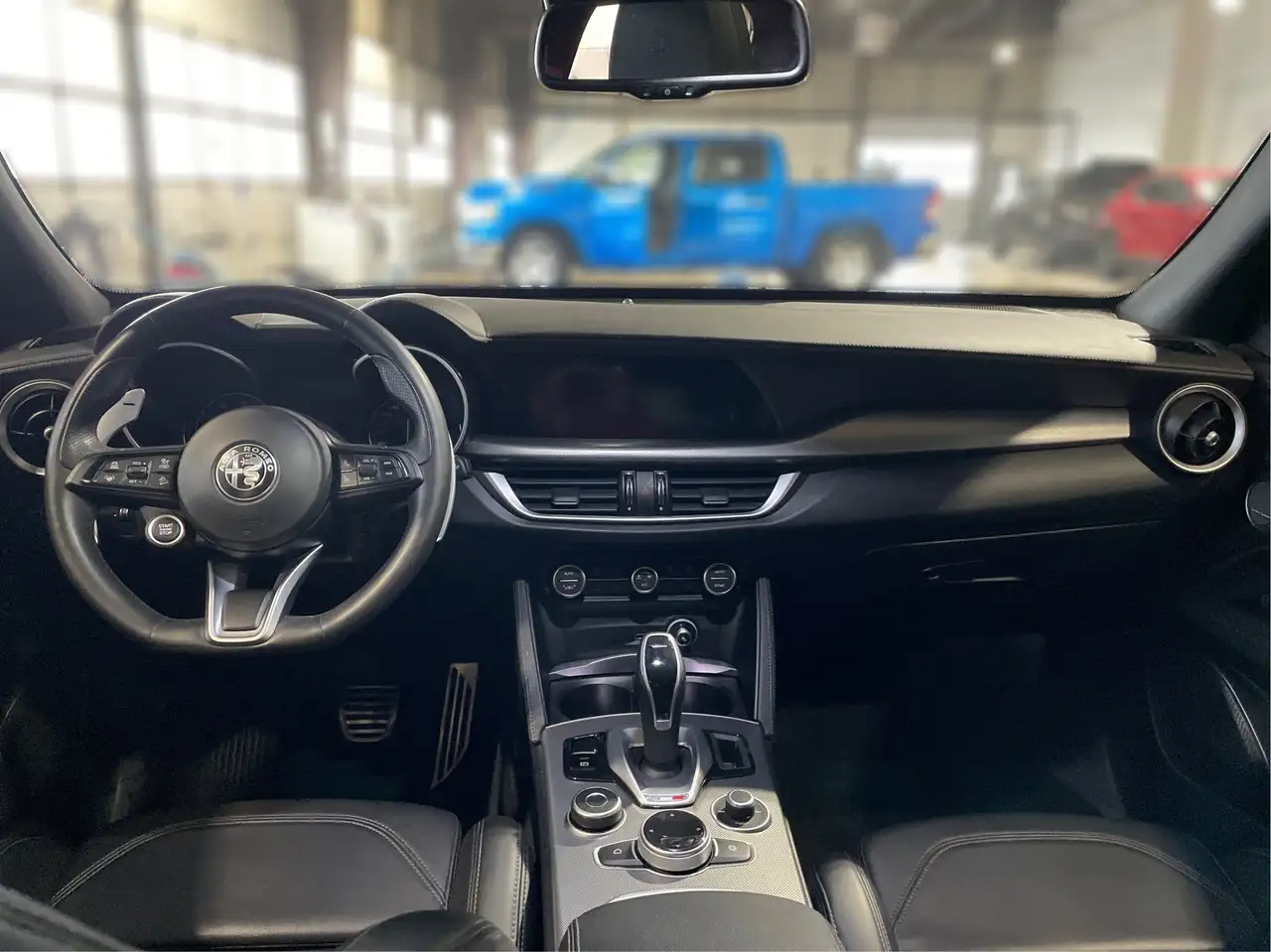 Alfa Romeo Stelvio снимка Alfa Romeo Stelvio