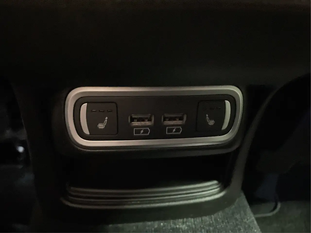 Alfa Romeo Stelvio снимка Alfa Romeo Stelvio