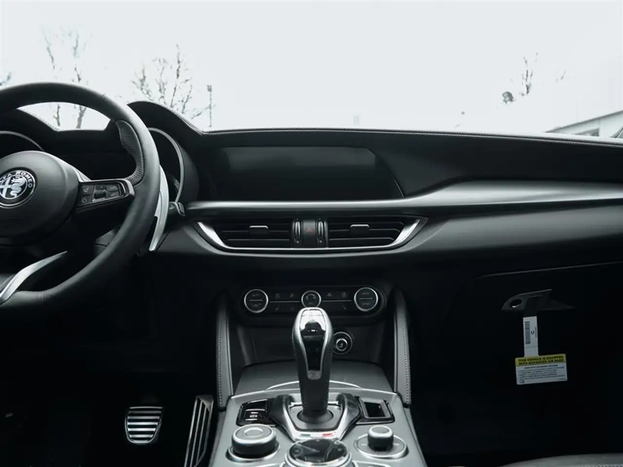 Alfa Romeo Stelvio снимка Alfa Romeo Stelvio