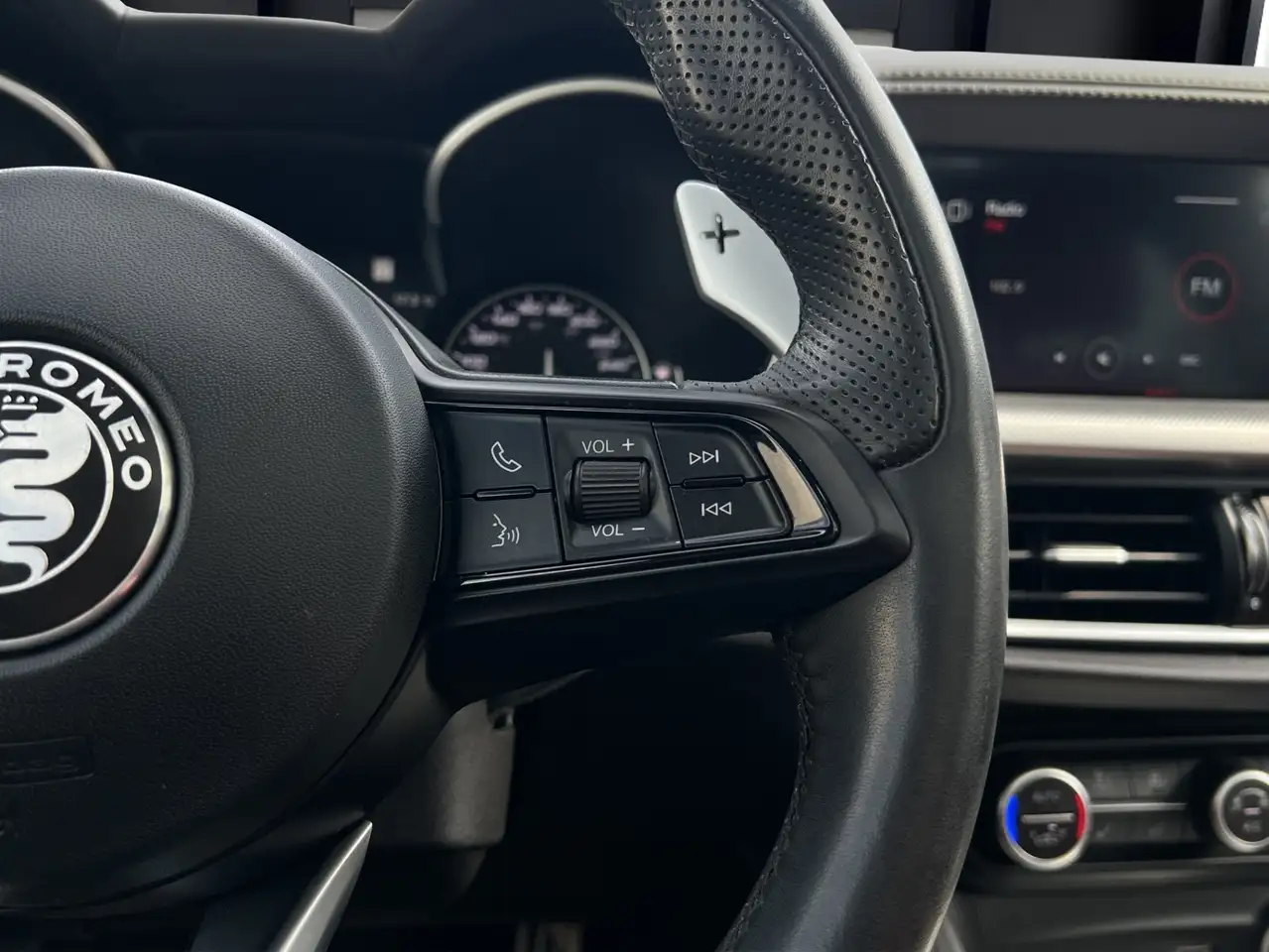 Alfa Romeo Stelvio снимка Alfa Romeo Stelvio