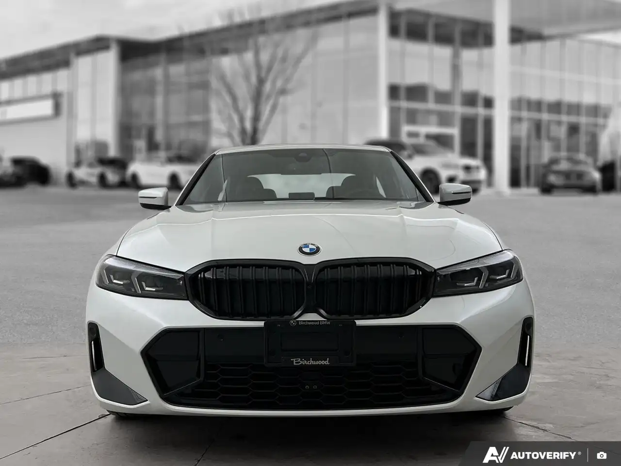 BMW 3 Series снимка BMW 3 Series