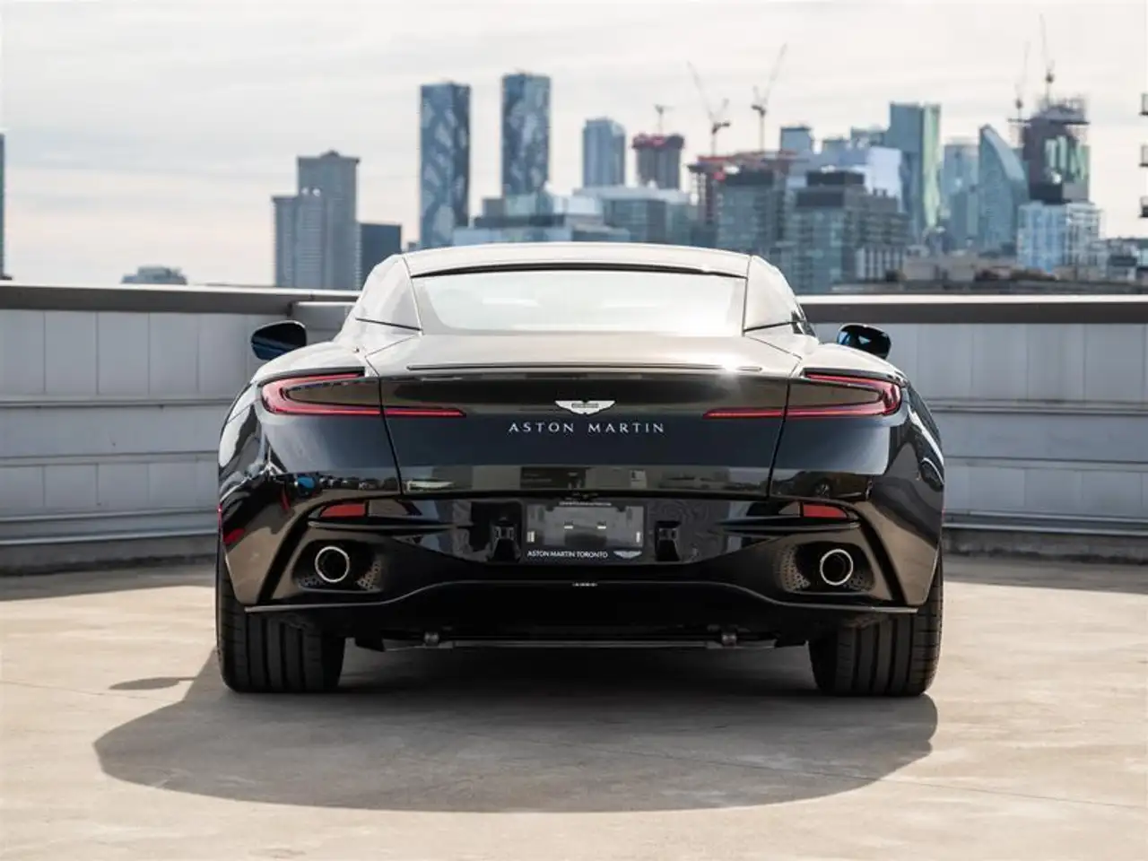Aston Martin DB12 fotografie Aston Martin DB12