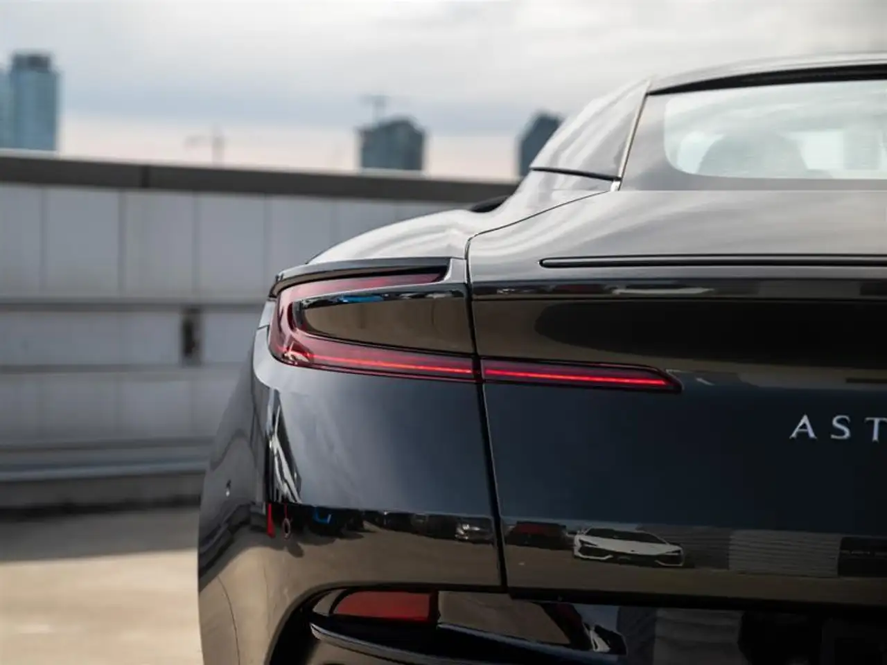 Aston Martin DB12 fotografie Aston Martin DB12