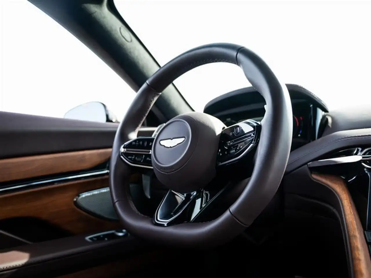 Aston Martin DB12 fotografie Aston Martin DB12