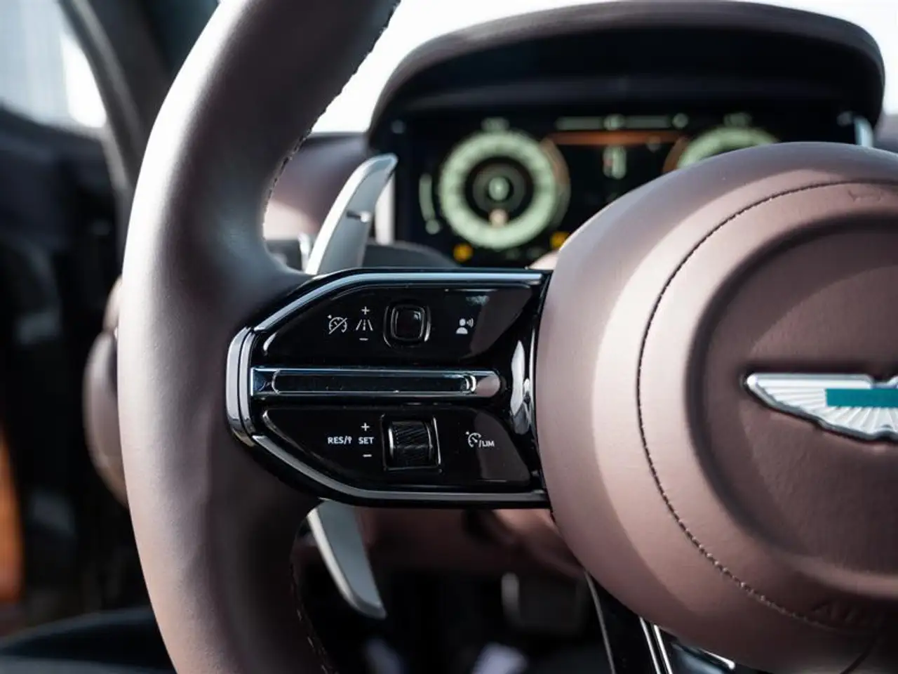 Aston Martin DB12 fotografie Aston Martin DB12