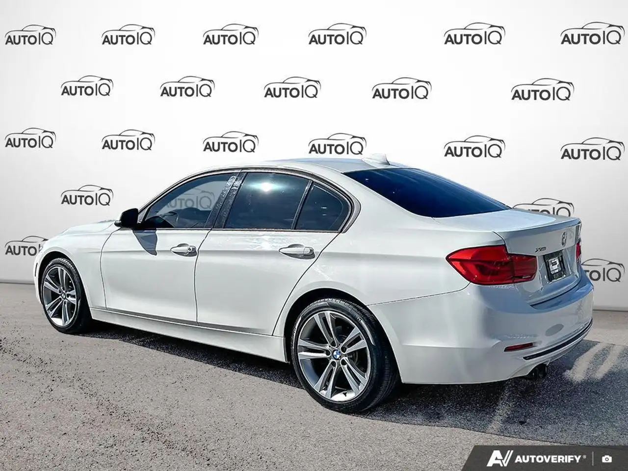 BMW 3 Series photo BMW 3 Series