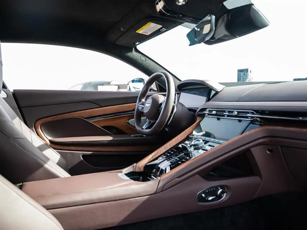 Aston Martin DB12 fotografie Aston Martin DB12