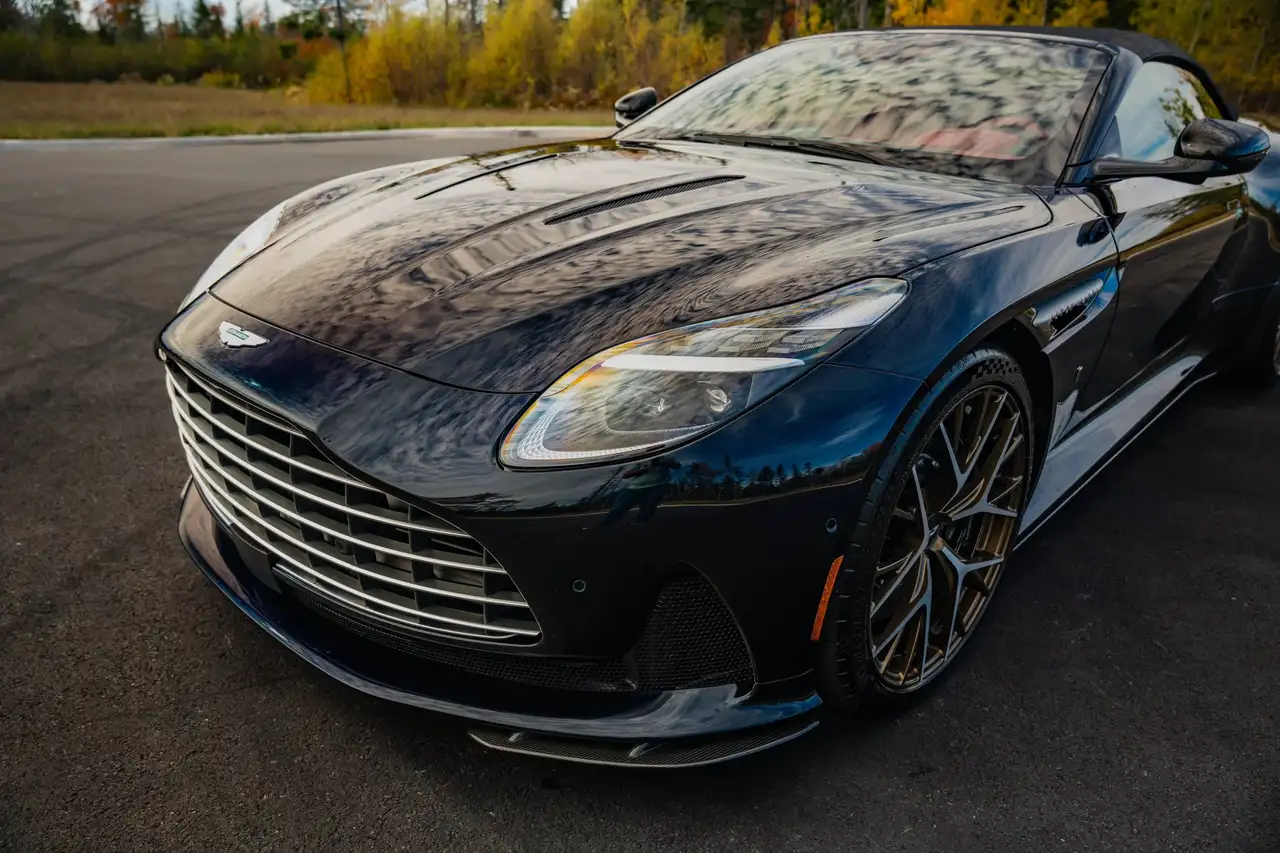 Aston Martin DB12 снимка Aston Martin DB12