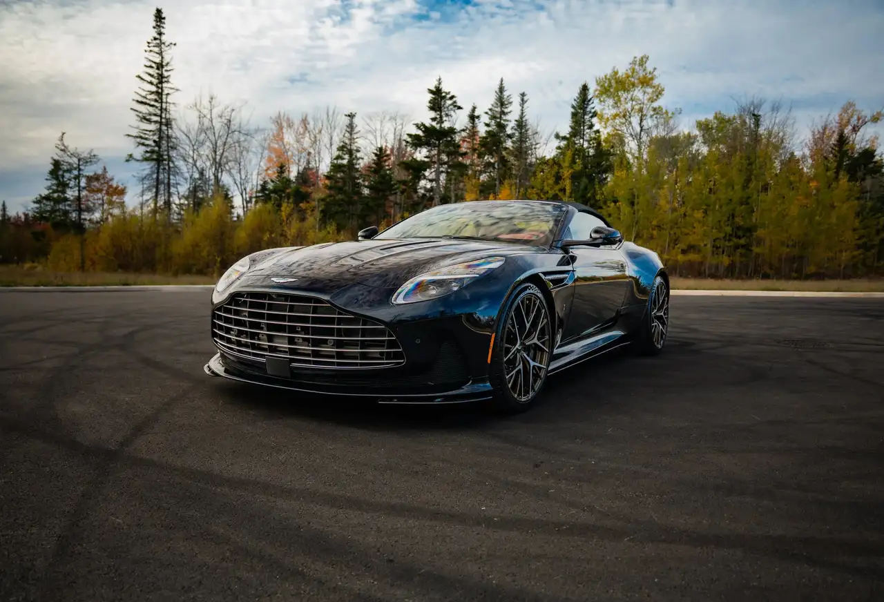 Aston Martin DB12 снимка Aston Martin DB12