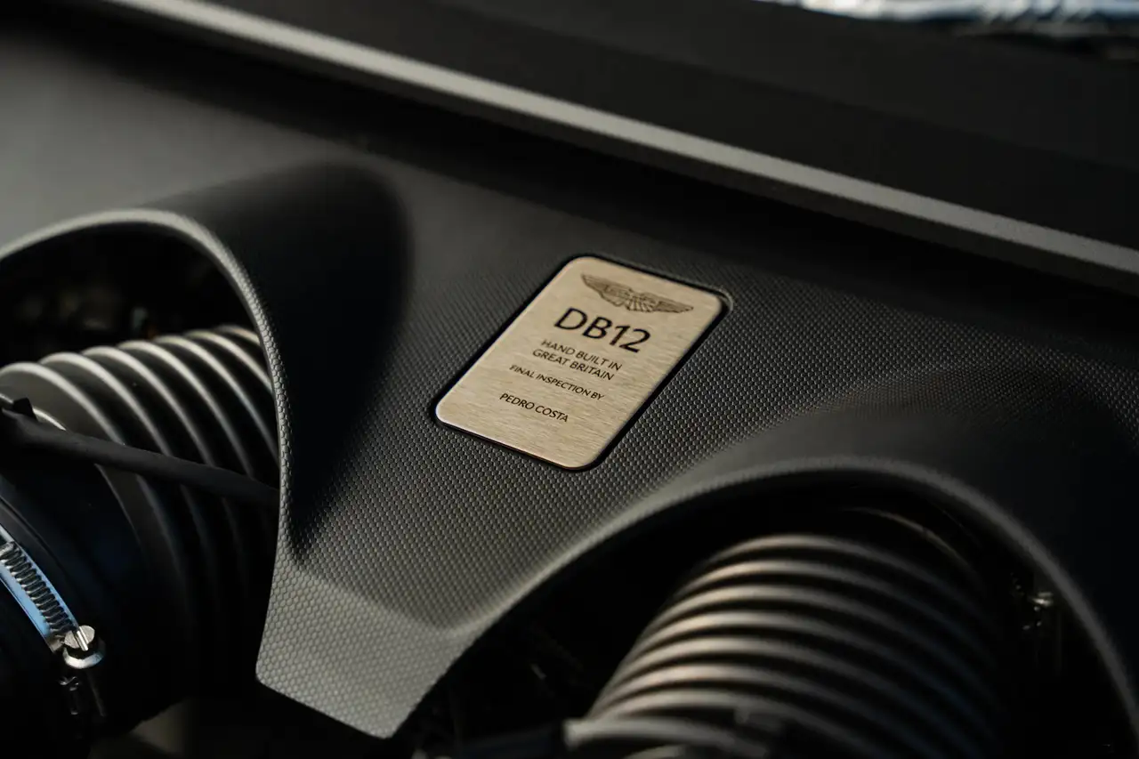 Aston Martin DB12 снимка Aston Martin DB12