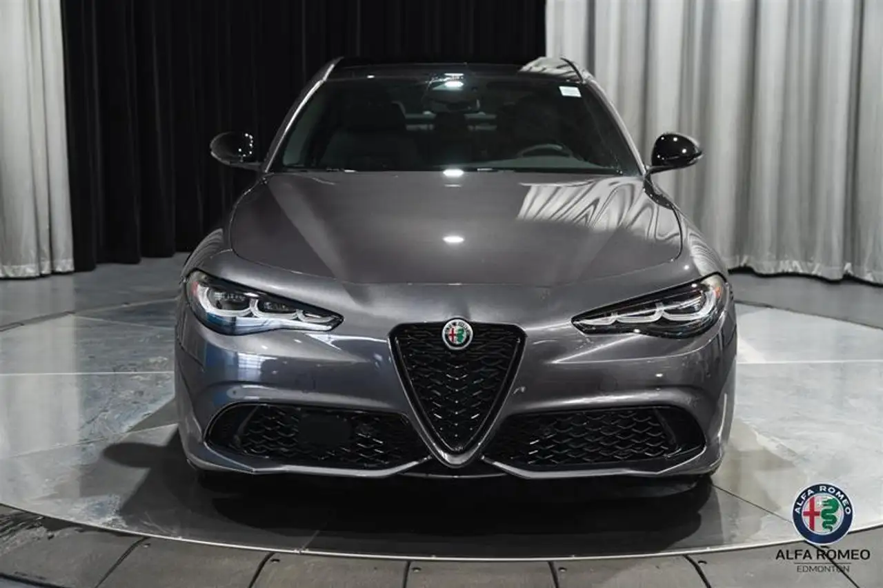 Alfa Romeo Giulia снимка Alfa Romeo Giulia