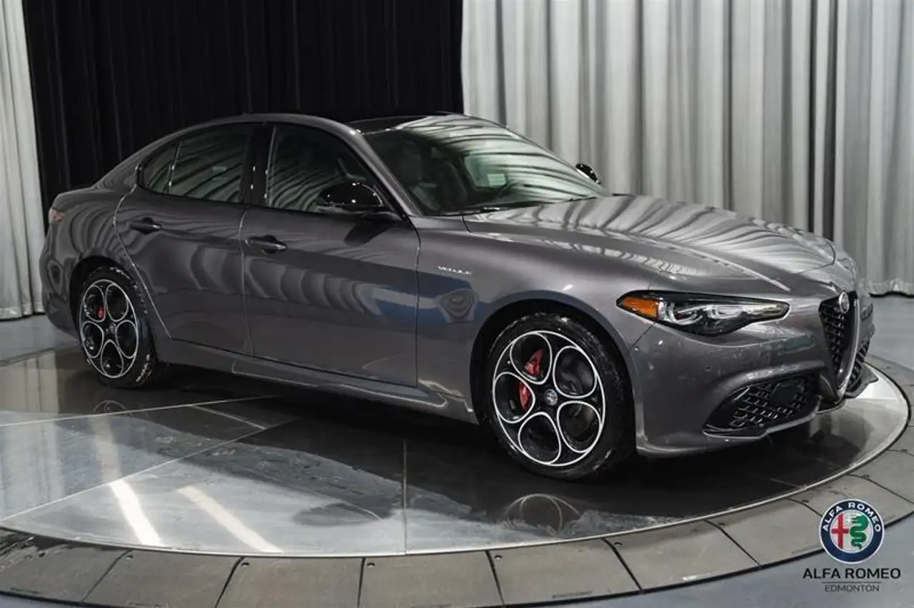 Alfa Romeo Giulia снимка Alfa Romeo Giulia