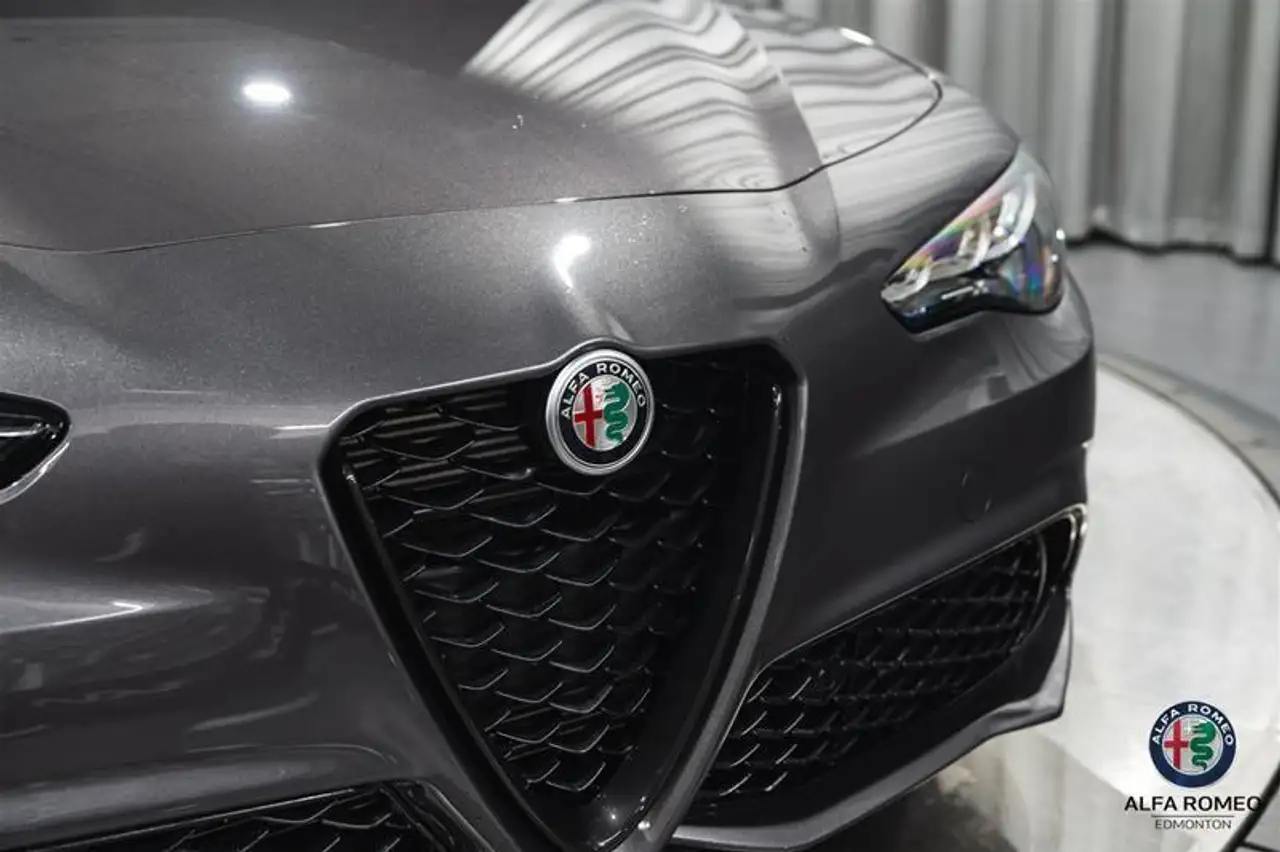 Alfa Romeo Giulia снимка Alfa Romeo Giulia