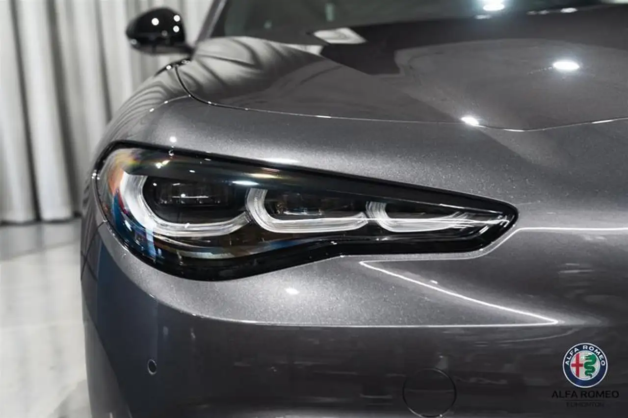 Alfa Romeo Giulia снимка Alfa Romeo Giulia