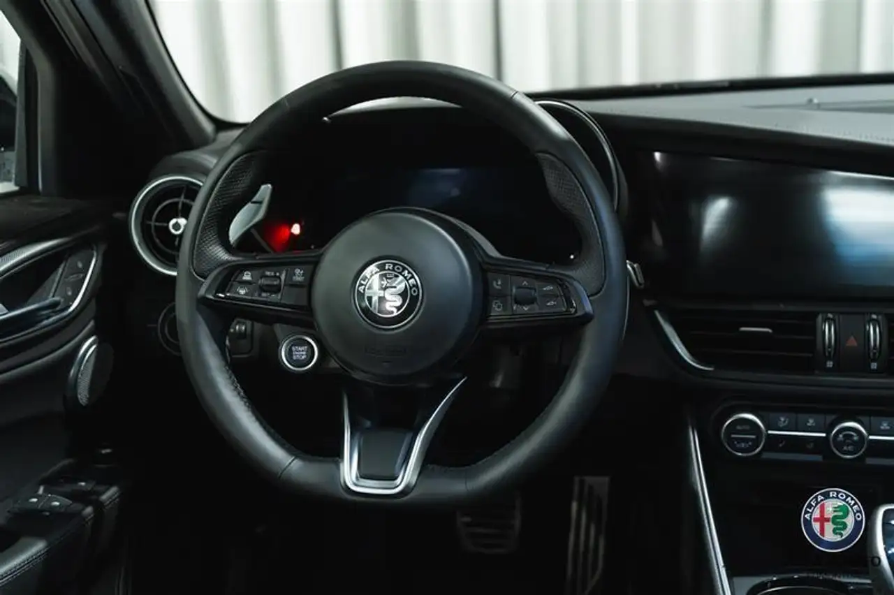 Alfa Romeo Giulia снимка Alfa Romeo Giulia