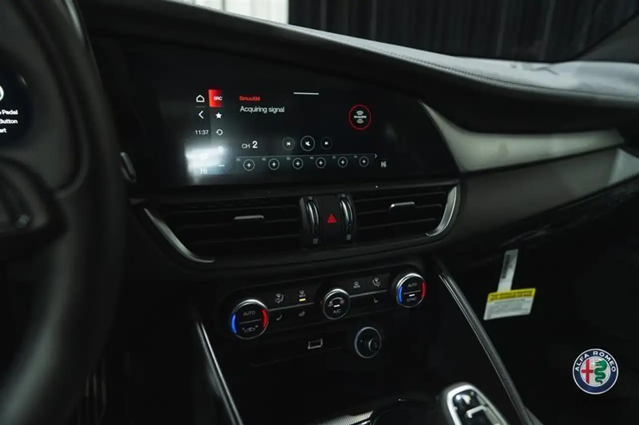 Alfa Romeo Giulia снимка Alfa Romeo Giulia