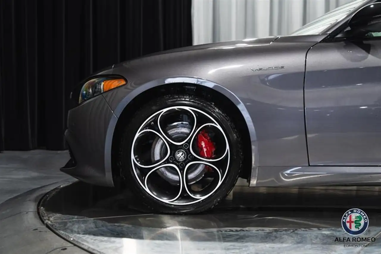 Alfa Romeo Giulia снимка Alfa Romeo Giulia