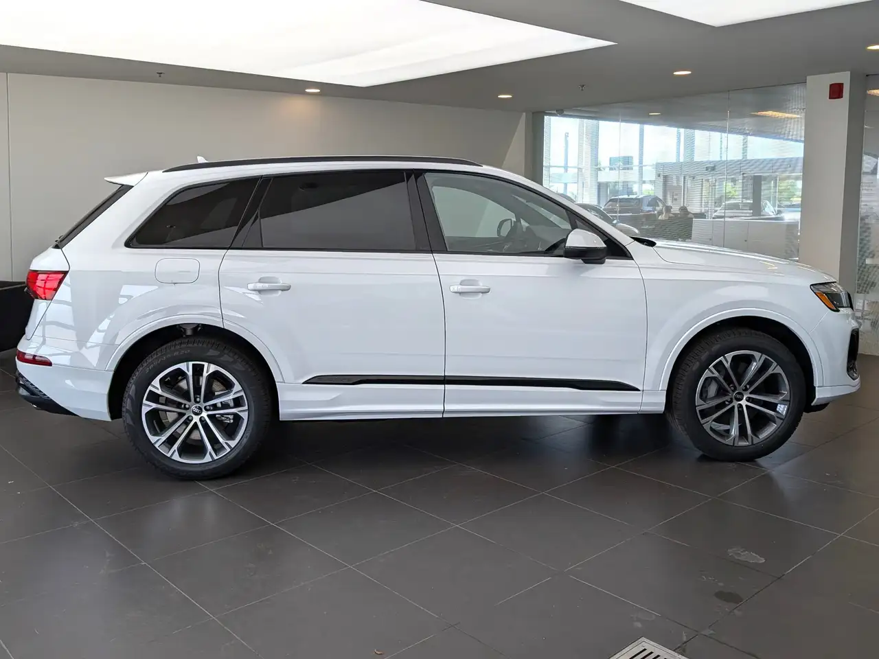 Audi Q7 photo Audi Q7