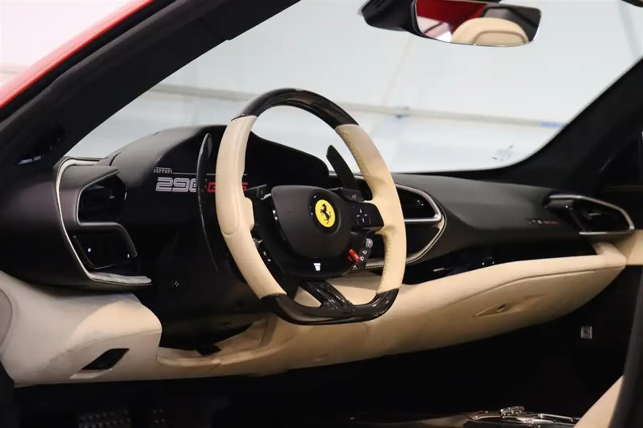 Ferrari 296 GTS снимка Ferrari 296 GTS