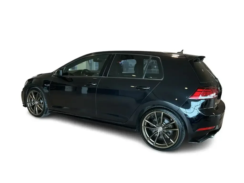 Volkswagen Golf R снимка Volkswagen Golf R